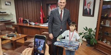 Satrançta Gölcük’ün gururu Lider Sezer’e konuk oldu