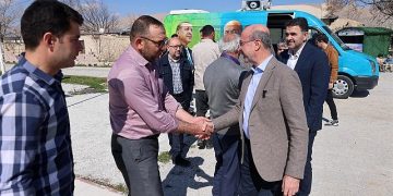 Selçuklu Belediye Lideri Ahmet Pekyatırmacı, belediye hizmetlerini yerinde takip ve vatandaşlarla sohbet etmek için dış mahalleleri ziyaret etmeye devam ediyor