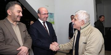 Selçuklu Belediye Lideri Ahmet Pekyatırmacı, Selçuklu İlçe Müftülüğü’nün, Ebubekir Camii’nde düzenlediği Berat Kandili programında ilçe sakinleriyle kandil rahmetine ortak oldu