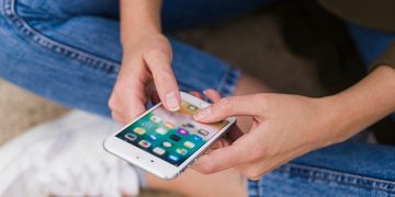 Toplumsal medyada çocukların dijital kimliğini müdafaanın 7 yolu