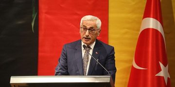 “Türkiye Selçukluları Konya Hanedan Türbesindeki Naaşların Tanzimi Projesi” Paneli Konya Büyükşehir’in Konut Sahipliğinde Yapıldı