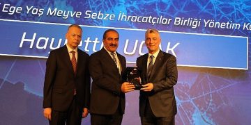 Türkiye’nin en yeterli UR-GE Projesine Egeli yaş meyve zerzevat ihracatçıları imza attı