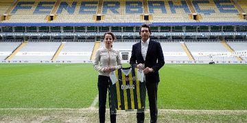 Visa ve Fenerbahçe iş birliğiyle taraftarlara özel ön ödemeli dijital kart