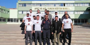 Zirve Kurumsal Tahliller, sarsıntı bölgesindeki çalışmalarını sürdürüyor