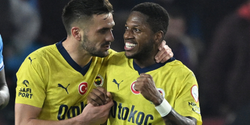 Fenerbahçe, Trabzonspor deplasmanında 3 puanı 3 golle aldı