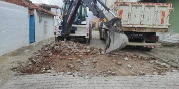 Burhaniye Genelinde Yol Çalışmaları Sürüyor