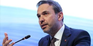 Bakan Bayraktar’dan Karadeniz’de petrol müjdesi