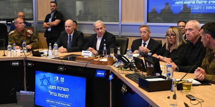 Netanyahu kurmaylarıyla görüşecek