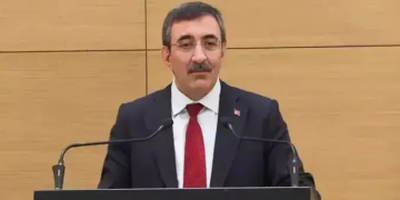 Yılmaz: Enflasyonla mücadelede her kesim elini taşın altına koymalı