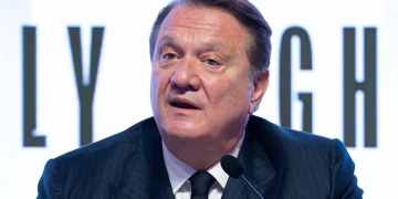 Beşiktaş Başkanı Hasan Arat’tan transfer açıklaması