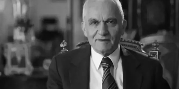 Eski Bakan Yaşar Yakış hayatını kaybetti