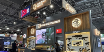 Fransa’da gövde gösterisi: TSK envanterindeki ürünler Paris’te!