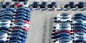 Hibrit araçlara talep ikinci el elektrikli araçların fiyatını kırıyor