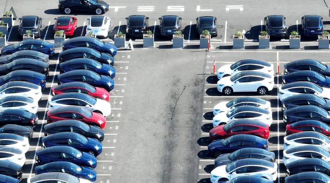 Hibrit araçlara talep ikinci el elektrikli araçların fiyatını kırıyor