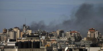 İsrail yine mülteci kampına saldırdı