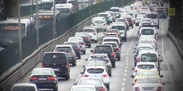 İstanbul’da bayram tatili sonrası trafik çilesi!