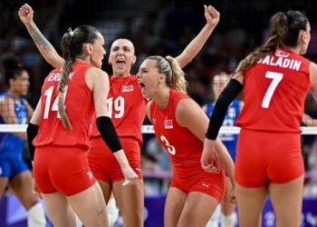 Filenin sultanlarından tarihi geri dönüş: Hollanda’yı 3-2 yendi