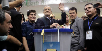 İran’da seçim yarışını Pezeşkiyan kazandı