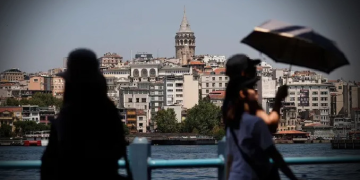 İstanbul güne sıcak hava ve yüksek nem ile başladı!