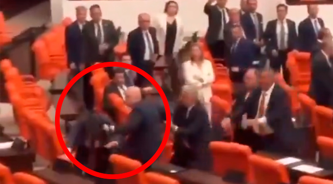 TBMM’de olay: Yumruklar havada uçuştu