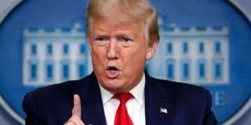 Trump’tan ‘Bitcoin’ tavsiyesi: Satmayın hızla yükselecek