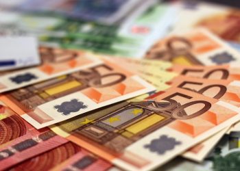 Wells Fargo’dan Yıl Sonu Dolar/TL Tahmini: 32,5 TL