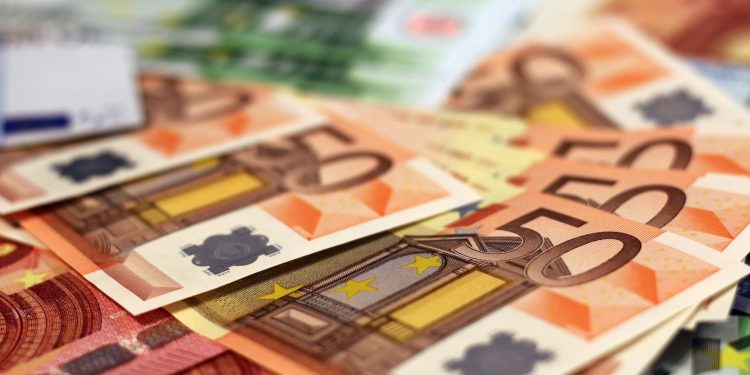 Wells Fargo’dan Yıl Sonu Dolar/TL Tahmini: 32,5 TL