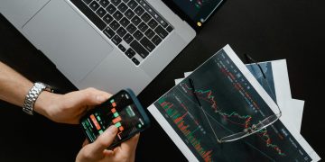 Endeksten Hızla Yükselen Hisseler