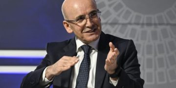 Bakan Şimşek’ten sert uyarı: “Elbet birgün kapınız çalınacak”