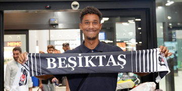 Beşiktaş’ın yıldız transferi Felix Uduokhai İstanbul’a geldi