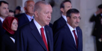 Devlet Erkanı Anıtkabir’de