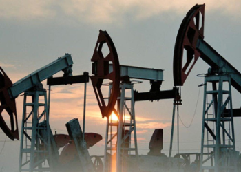 Küresel petrol arzı günlük 230 bin varil arttı