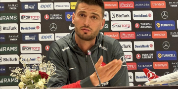 Trabzonspor Okay Yokuşlu’yu renklerine bağladı