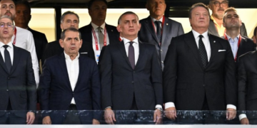 Tribünde Hacıosmanoğlu farkı: Küfüre müdahale etti