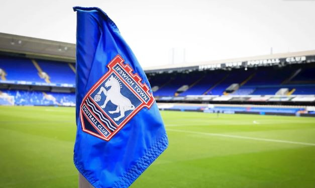 Ünlü şarkıcı Premier Ligi kulübünden hisse aldı