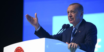 Erdoğan: Bu kılıçları kime çekiyorsunuz