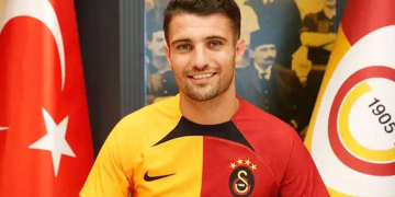 Galatasaray Fransız futbolcu ile yollarını ayırdı