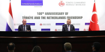 Karahan Hollandalı mevkidaşı ile görüştü