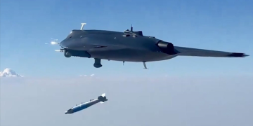 Milli insansız savaş uçağı ANKA 3 hedefi 12’den vurdu