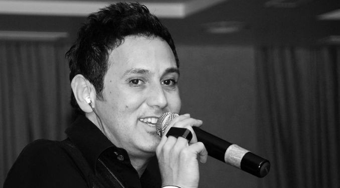 Ünlü şarkıcı Metin Arolat hayatını kaybetti