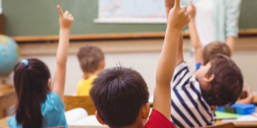 Yeni dönemin ilk ders zili çaldı