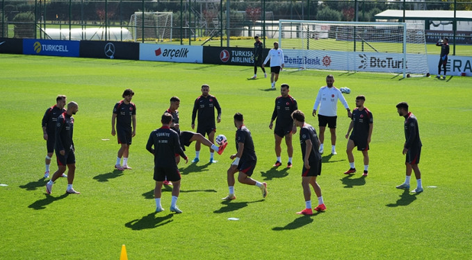 A Milliler’de iki futbolcu kadro dışı