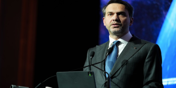 Bakan Bayraktar: Yunanistan ve Bulgaristan ile gaz kapasitesi artırılmalı
