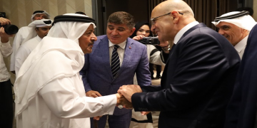 Bakan Şimşek, Katar’da yatırımcılarla bir araya geldi