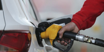 Benzine bir zam daha geliyor!