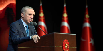 Cumhurbaşkanı Erdoğan: Gençlerimizi popüler kültürün insafına terk edemeyiz