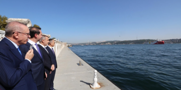 Dolmabahçe’den Oruç Reis’e uğurlama