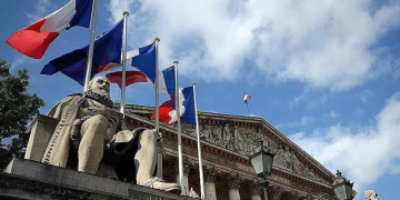 Fransa, Rusya’nın “enerjiyi savaş silahı olarak kullanmasına” karşı