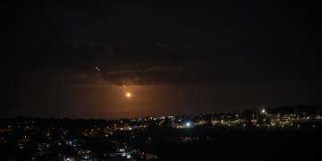 İran’dan İsrail’e füze fırlatıldı