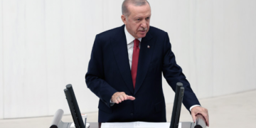 Meclis açılışında Cumhurbaşkanı’ndan ekonomi mesajı